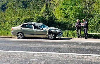 Karabük'te üzerine kaya parçası düşen otomobildeki 5 kişi yaralandı
