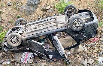 Karabük'te yol kenarına devrilen otomobildeki 3 kişi yaralandı