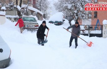 Kastamonu'da kar kalınlığı yarım metreyi geçti