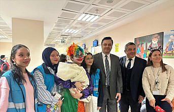 Samsun'da hastanede tedavi gören çocuklara 23 Nisan sürprizi