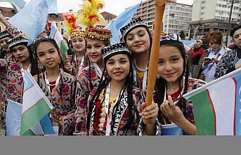 Samsun'da “Türk Dünyası Çocuk Festivali“ dans gösterileriyle sürüyor