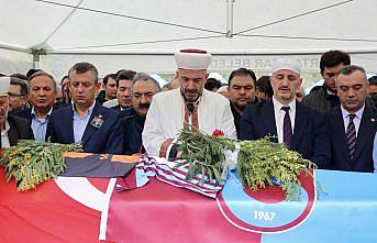 Sanatçı Volkan Konak memleketi Trabzon'da son yolculuğuna uğurlandı
