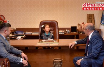 Taşköprü Belediye Başkanı Hüseyin Arslan koltuğunu öğrencilere devretti