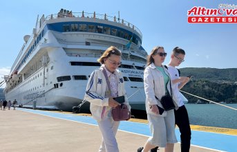 “Astoria Grande“ kruvaziyeri 997 Rus yolcusuyla Amasra'ya geldi