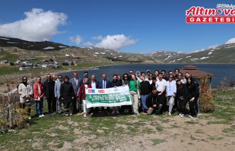 Avrupalı gençler Bayburt'un tarihi ve turistik mekanlarını gezdi