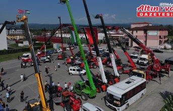 Düzce'de vinç operatörleri Filistin'e destek konvoyu düzenledi