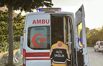 Gerze'de hafif ticari araç ile çarpışan motosikletin sürücüsü yaralandı