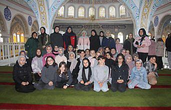 Güce'de çocuklar ve gençler camide buluştu