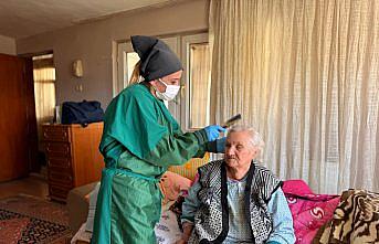 Karabük Belediyesinden yaşlı ve engelli bireylere evde bakım hizmeti
