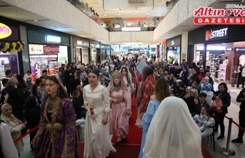 “Rize'nin Asırlık Gelinlikleri“ defilesi düzenlendi