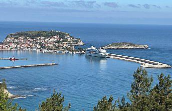 Rusya'dan 944 kruvaziyer yolcusu Amasra'ya geldi