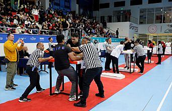 Samsun'da Bilek Güreşi Gençler A Türkiye Birinciliği müsabakaları başladı
