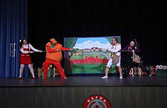 Bafra'da “Portakal Çocuk“ tiyatrosu sahnelendi