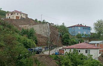 Samsun'da toprak kayması sonucu istinat duvarı çöktü