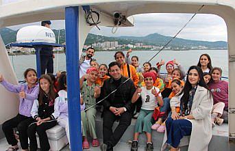 Şanlıurfa'dan iki çim hokeyi takımı Çarşıbaşı'nı ziyaret etti