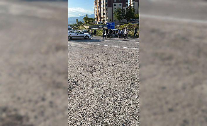 Tokat’ta iki otomobilin çarpıştığı kazada 1 kişi yaralandı