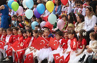 Trabzon'da “Ellerim Küçük Hayallerim Büyük Çocuk Bienali Şenliği“ düzenlendi