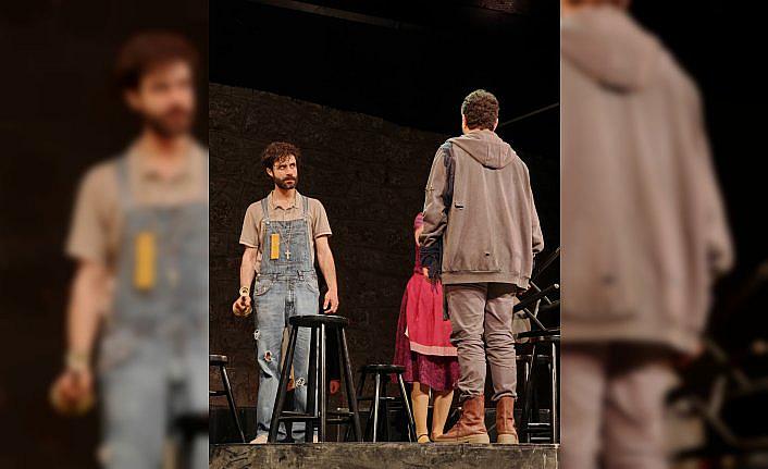 Trabzon'da “Işıltılı Haşerat“ adlı oyun sahnelendi