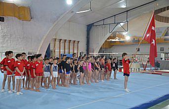 Trafik kazasında hayatını kaybeden milli cimnastikçi Murat Canbaş'ın anısına turnuva düzenlendi