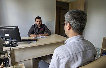 Üniversite yıllarında başlayan şizofreni hastalığını yenip memurluğa atandı