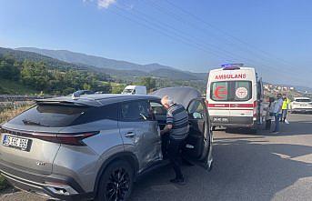 Anadolu Otoyolu'ndaki zincirleme kazada 2 kişi yaralandı