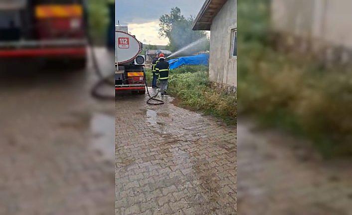 Artova'da köy fırınında çıkan yangında hasar oluştu