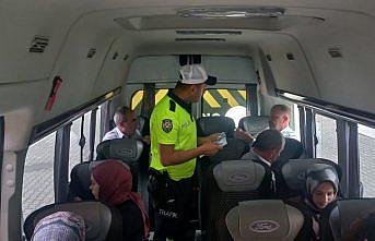 Artova'da trafik polisleri denetim yaptı