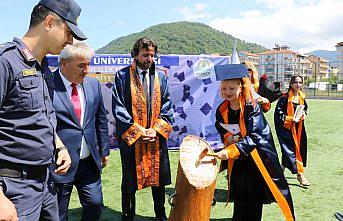 Ayancık Meslek Yüksekokulunda mezuniyet töreni yapıldı