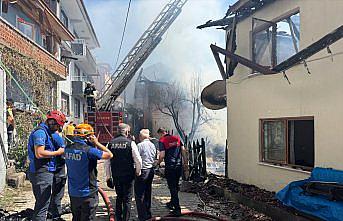 Bartın'da çıkan yangında 2 evde hasar oluştu