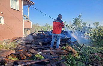Bolu'da çıkan yangında odunluk kullanılamaz hale geldi