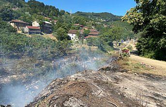 Düzce'de çalılık alanda çıkan yangın ormana sıçramadan söndürüldü