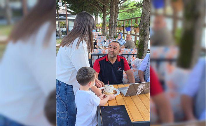 Düzce'de çocuklar babaları için pasta yaptı