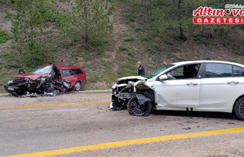 Karabük'te 2 otomobilin çarpıştığı kazada 8 kişi yaralandı