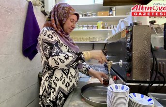 Kastamonu'da çay ocağı işleten kadın örnek oluyor