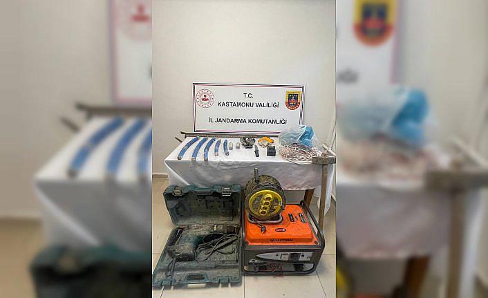 Kastamonu'da kaçak kazı yapan 2 kişi tutuklandı