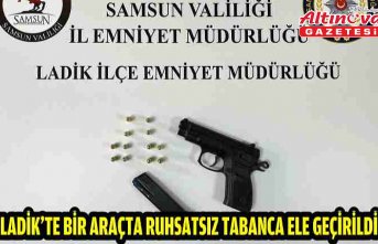 Ladik'te bir araçta ruhsatsız tabanca ele geçirildi
