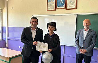 Ladik ilçesinde öğrenciler karnelerini aldı