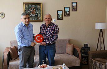 Merzifon Kaymakamı Karaaslan, şehit ailesi ve gaziyi ziyaret etti