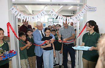 Of'ta Mikdat Sarıalioğlu Ortaokulu yıl sonu sergisi açıldı