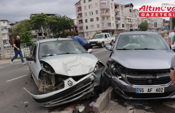 Ordu'da iki otomobilin çarpıştığı kazada 7 kişi yaralandı