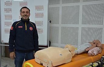 Sağlıkçılardan 3 bin kamu çalışanına Heimlich manevrası eğitimi