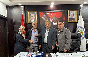 Salıpazarı'nda otobüs sürücüsü araçta unutulan cüzdanı sahibine ulaştırdı