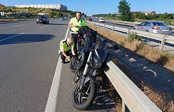 Samsun'da bariyere çarpan motosikletin sürücüsü öldü
