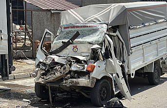 Samsun'da tırla çarpışan canlı hayvan yüklü kamyonetin sürücüsü yaralandı
