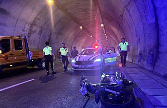 Sinop'ta “dur“ ihtarına uymayan motosikletin çarptığı polis yaralandı