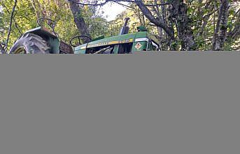 Sinop'ta traktörün uçuruma devrildiği kazada sürücü ağır yaralandı