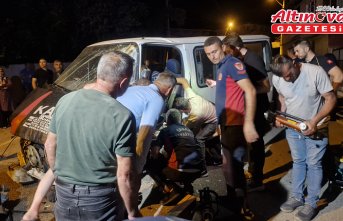 Tokat'ta pikaba çarpan minibüsün sürücüsü yaralandı