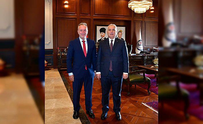 Trabzon Sağlık Müdürü Usta görevini Topsakal'a devretti