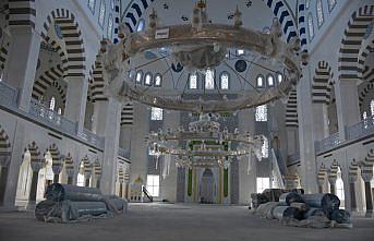 Trabzon'da 15 bin kişinin ibadet edebileceği camide sona gelindi