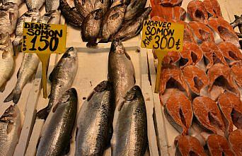 Trabzon'da tezgahları somon ve alabalık süslüyor